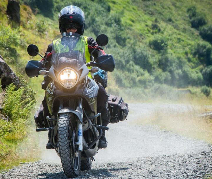 Podstawowe zasady, które pozwolą Ci cieszyć się bezproblemową jazdą motocyklem